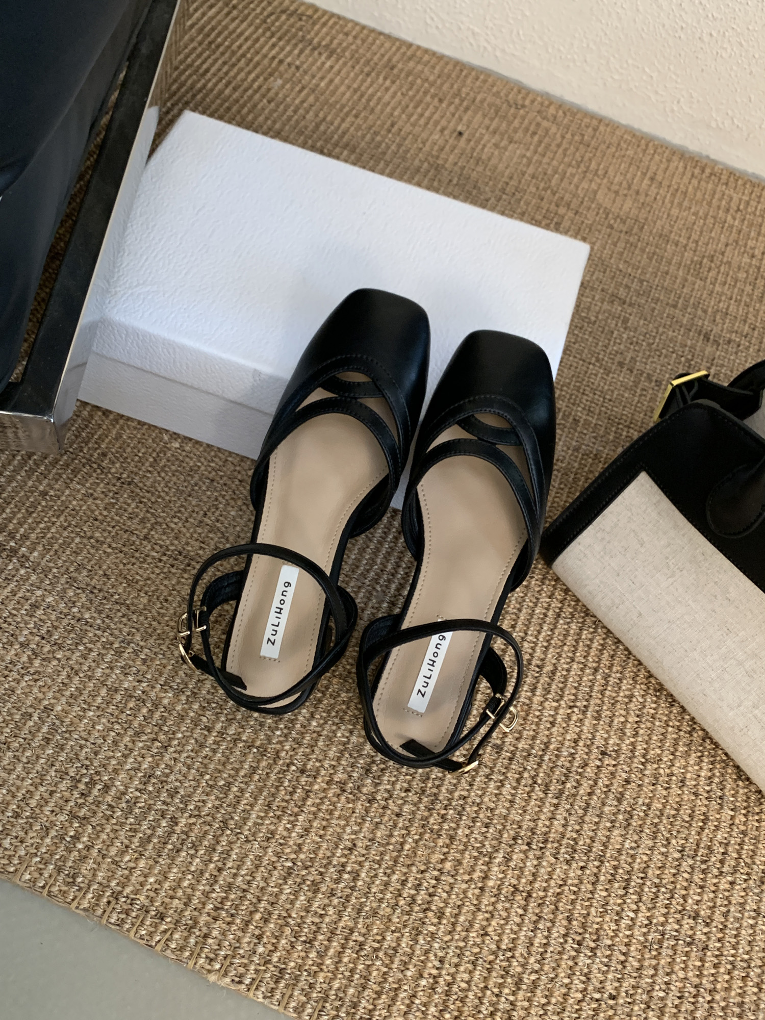 2025 Spring Women's Chunky Heel Retro Mary Jane Shoes with Hollow Roman Style Backless Sandals - Image 2