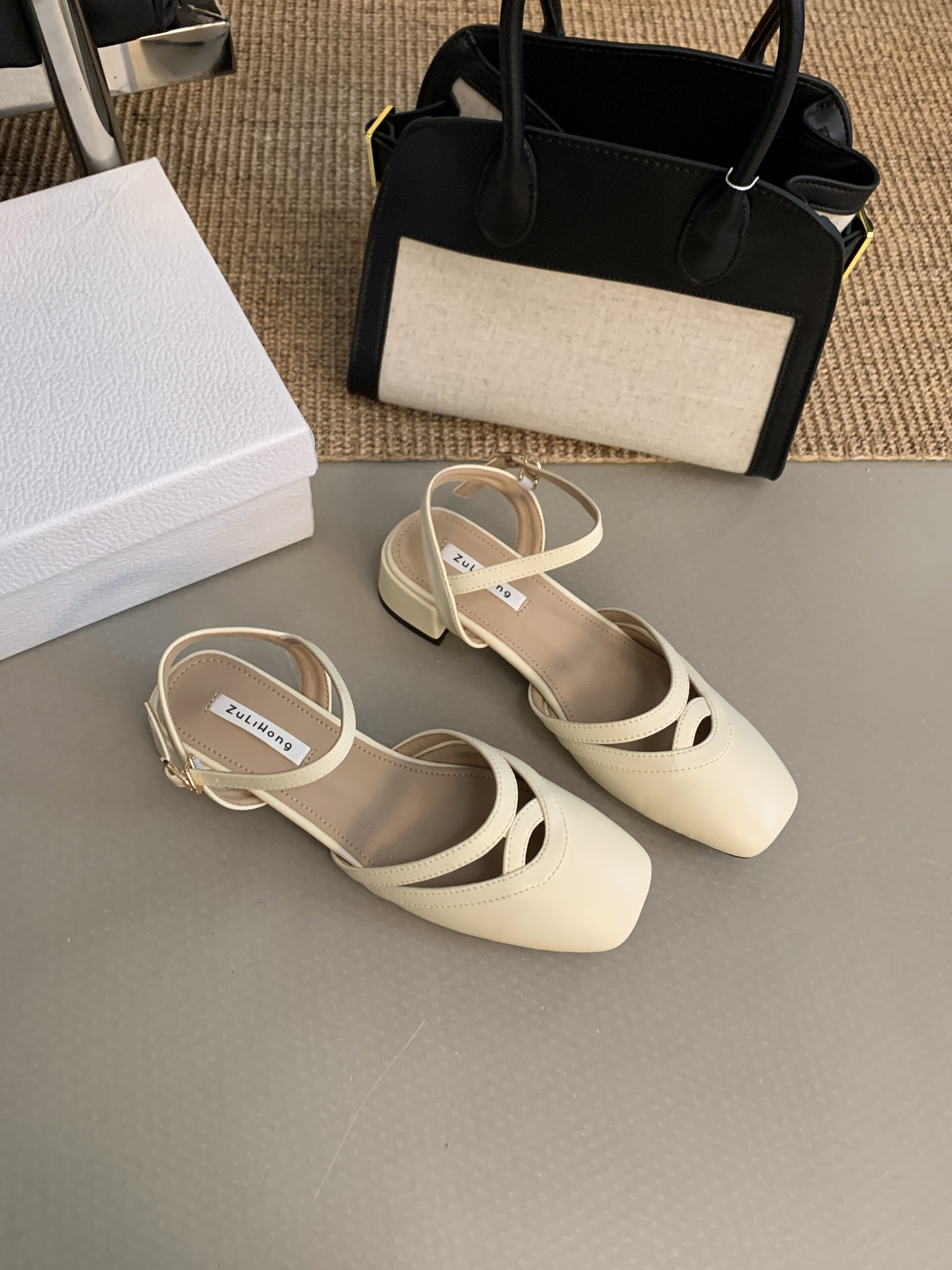 2025 Spring Women's Chunky Heel Retro Mary Jane Shoes with Hollow Roman Style Backless Sandals - Image 4