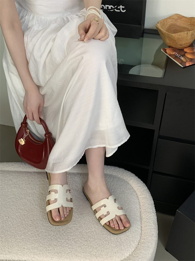Flat Chanel Style Cross Strap Slippers for Women Summer 2025 New Fashion Vacation Beach Sandals - Image 3