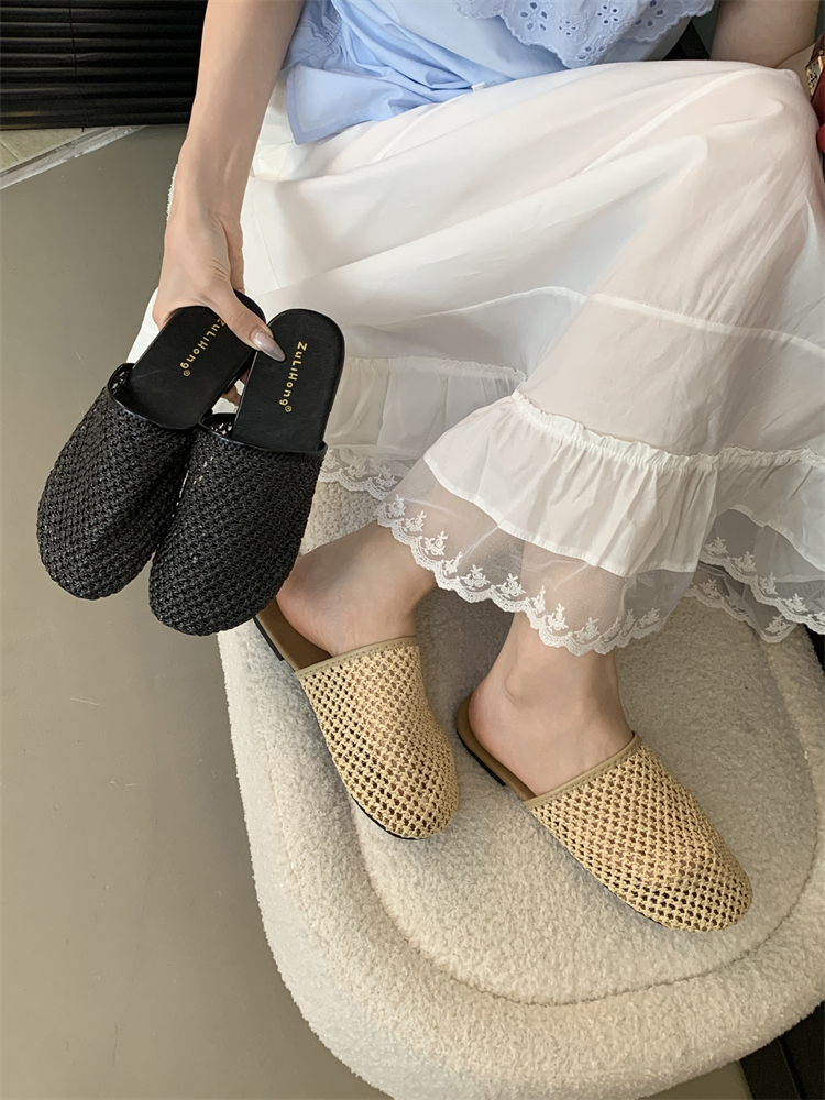 Woven Mesh Toe-Covered Slippers for Women Summer 2025 Flat Retro Roman Sandals