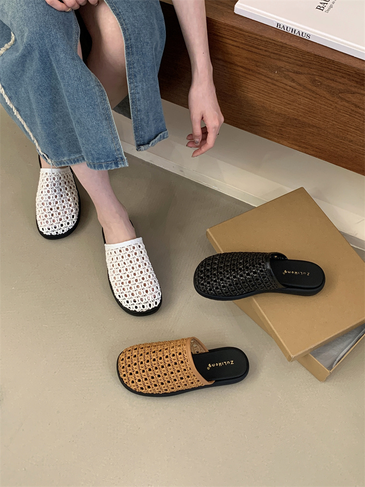 2025 New French Hollow Woven Closed-Toe Slippers for Women Thick Sole Trendy Slip-On Sandals