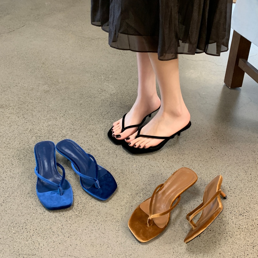 2026 New Women's Flip Flops Toe Separator Slippers Brown Suede Fashion Simple Summer Outdoor Vacation Style Sandals - Image 3